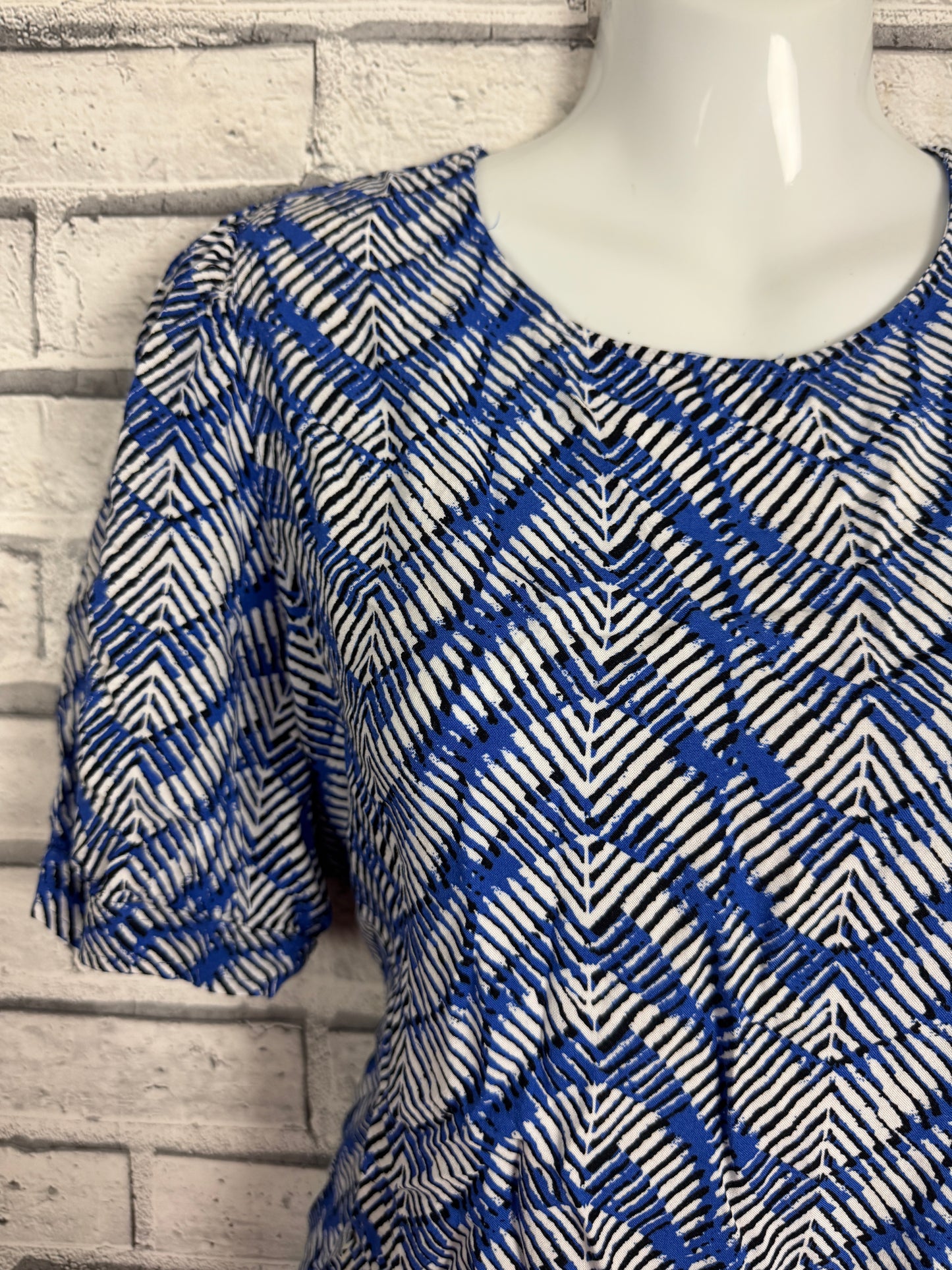 M&S Marks and Spencer Blue Pattern Short Sleeved Blouse Top - 14