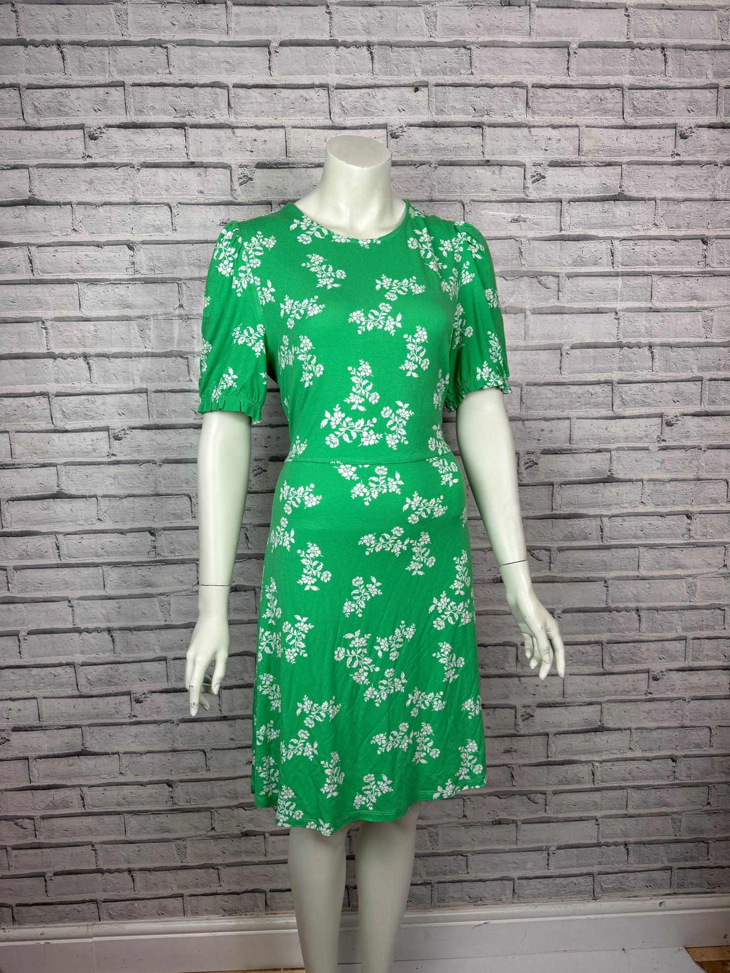 Marks and Spencer M&S Green Jersey Whimsical Floral Print Day Dress - Size 14